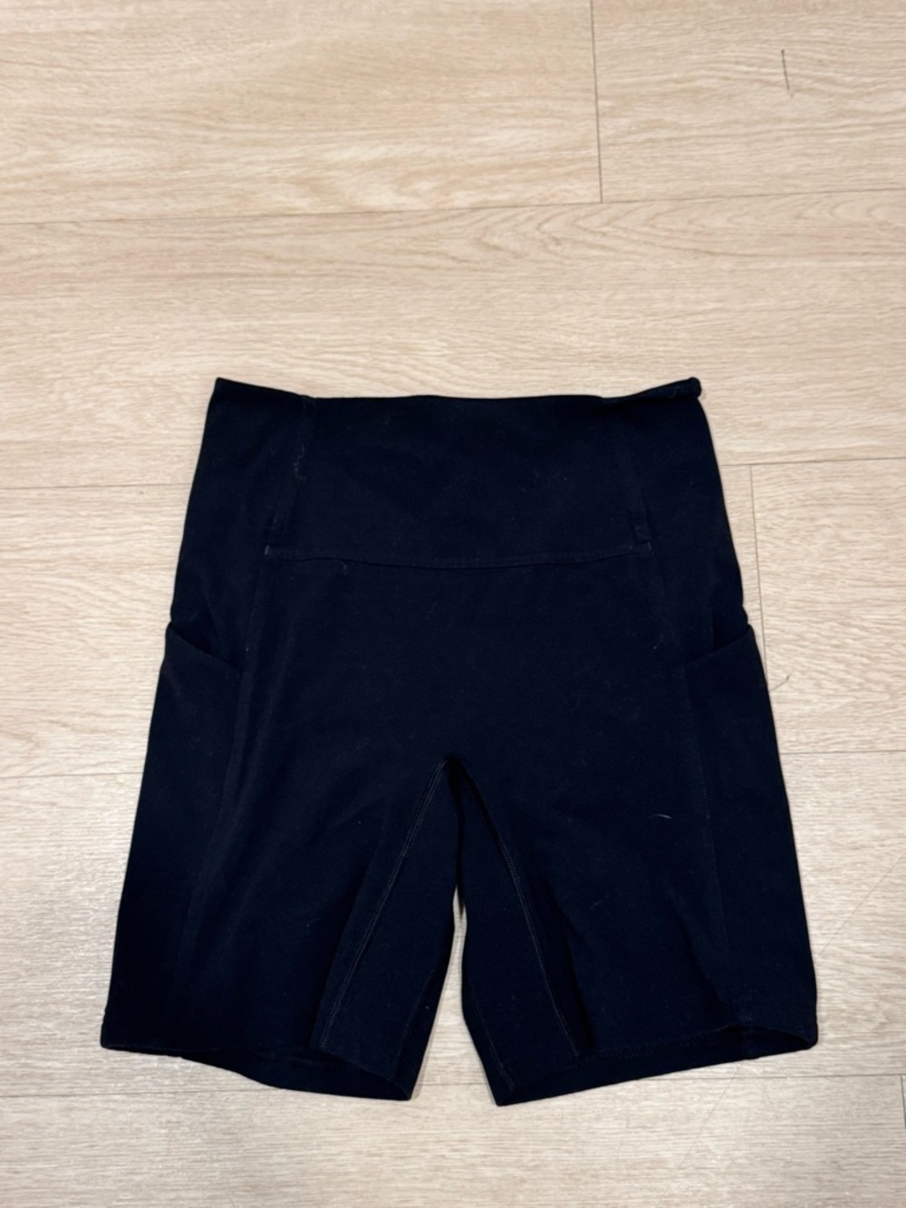 TNA By Aritzia High-Waist Black Women's Bike Shorts with Side Pocket - Picture 2 of 5